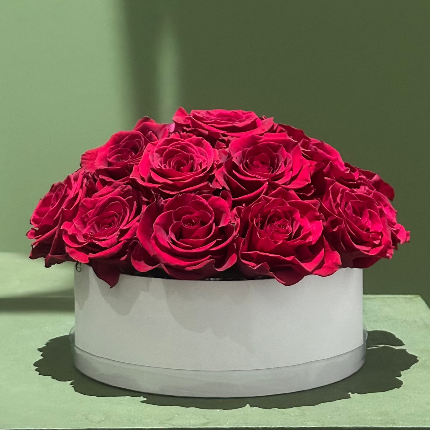 Round Red Roses Box