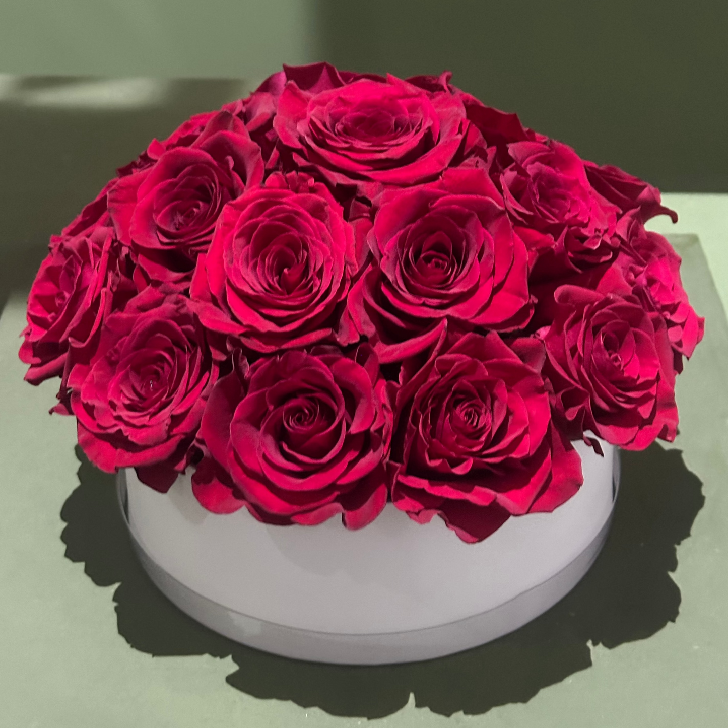 Round Red Roses Box